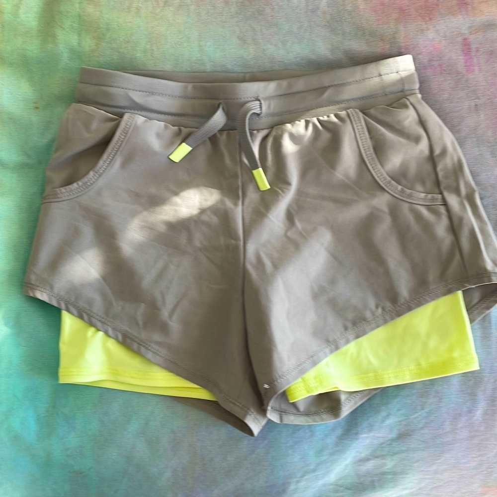 Girls shorts with under shorts